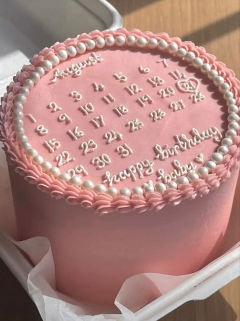 Asthetic Cakes For Girl, Son Zəng Tortları, August Birthday Cake, 23 Birthday Cake Heart, Nose Cake, Aestethic Birthday Cake, Pink Zodiac Cake, Birthday Astethic, Couqutte Birthday Cake