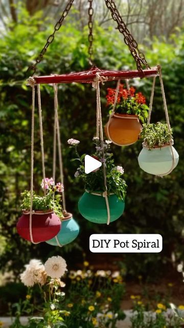 Hanging Plants Diy, Modern Porch, Garden Idea, Diy Plant Hanger, Garden Decor Projects, Garden Crafts Diy, Ideas For Easter Decorations, Art Decor Diy, Plant Decor Indoor