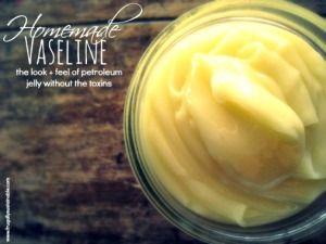 Homemade Vaseline Recipe - The Look and Feel of Petroleum Jelly Without the Toxins Homemade Vaseline, Natural Beauty Diy, Homemade Lotion, Petroleum Jelly, Diy Skincare, Homemade Remedies, Natural Diy, Diy Body, Diy Health