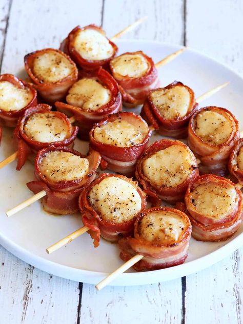 Bacon Wrapped Scallops Recipe, Baked Catfish, Baked Scallops, Bacon Wrapped Scallops, Fancy Appetizers, Pork Bacon, Seafood Recipes Healthy, Healthiest Seafood, Scallop Recipes