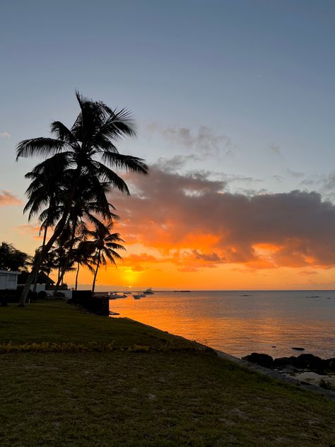 Mauritius Sunset, Mauritius Aesthetic, Travelling Places, Coastal Pictures, Mauritius Hotels, Mauritius Island, Future Travel, Holiday Destinations, Dream Destinations