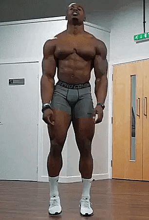 Pec Bounce Simeon Panda, Out Of My League, Beefy Men, Masculine Men, Men's Muscle, Random Pictures, Bodybuilding Motivation, Perfect Man, Body Goals