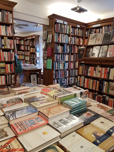 Library Aesthetic, Little Library, Book Girl, Book Nooks, Beirut, Library Books, I Love Books, Social Distancing, Book Aesthetic