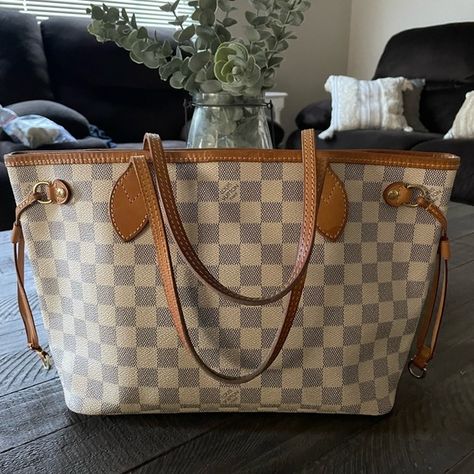 Louis Vuitton Neverfull PM Louis Vuitton Neverfull Pm, Bag Wishlist, Michael Kors Crossbody Bag, Luxury Purses, Michael Kors Crossbody, Bag Collection, Vuitton Neverfull, Louis Vuitton Bag Neverfull, Fashion Wear