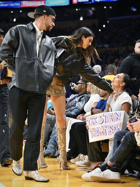 Kendall Jenner Basketball Game Outfit, Kendall Jenner And Bad Bunny, Courtside Outfit Basketball, Kendall Jenner Bad Bunny, Athleisure Photoshoot, Workout Wallpaper, Tiktok Workout, Beach Breakfast, Breakfast Birthday