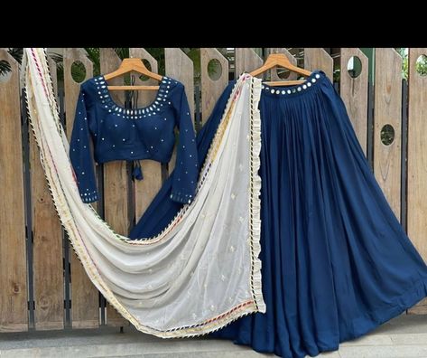 Lahanga Design Latest Simple For Girls, Blue Choli Designs, Chanya Choli Design For Wedding, Simple Choli Designs, Chanya Choli Ideas, Blue Ghagra Choli, Dress For Navratri, Blue Chaniya Choli, Choli Ideas