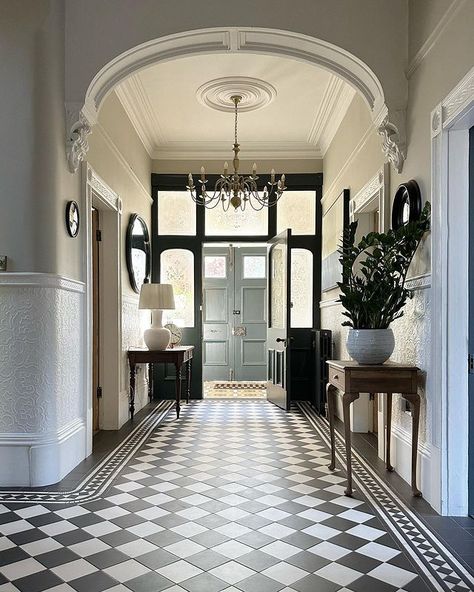 Rachael Wilshaw (@beetrootandblack) • Instagram photos and videos Victorian Entrance Hall, Ual London, Victorian Entrance, Period Decor, Victorian Parlour, Hallway Tiles, Victorian Hallway, Townhouse Interior, Deco House