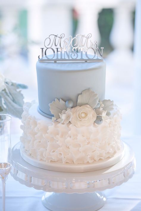 Wedding Cake Dusty Blue, Sparkly Wedding Cakes, Light Blue Wedding Cake, Cream Wedding Cakes, Wedding Cake Prices, Summer Wedding Cakes, Wedding Cake Photos, Light Blue Wedding, Chocolate Wedding Cake