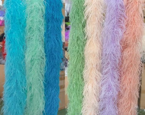 Plumas gigantes Plumas blancas Decoración de boda Plumas - Etsy España Photography Scarf, Diy Karneval, Diy Carnival, Color Numbers, Ostrich Feather Trim, Dress Decoration, Feather Skirt, Diy Wedding Dress, Communion Party