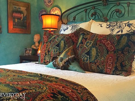 Changin’ It Up: Paisley and Velvet Bedding | Everyday Living Bedroom Decor Ideas Dark, Peacock Blue Paint, Small Decorating Ideas, Enchanted Bedroom, Bold Bedding, Paisley Bedding, Bedroom Linens, Interior Home Ideas, Velvet Decor