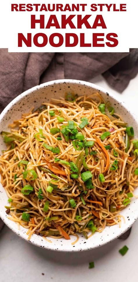 Chinese Platter, Hakka Noodles Recipe, Luscious Recipes, Stir Fry Sauces, Simple Stir Fry, Chinese Vegetarian, Fry Noodles, Hakka Noodles, Chow Mein Recipe