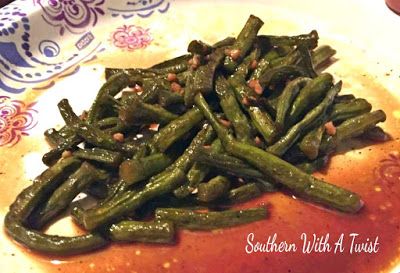 Southern With A Twist, Green Beans With Garlic, Thanksgiving Green Beans, Green Beans Recipe, Sauteed Green Beans, Garlic Green Beans, I Was A Child, Green Bean Recipes, Lemon Butter