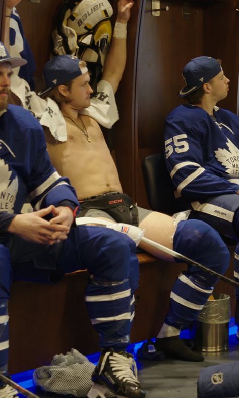 Thinking About Him, William Nylander, Maple Leafs Hockey, Hockey Gear, Smart Casual Menswear, Cute Football Players, Hot Hockey Players, Hockey Baby, Hockey Humor