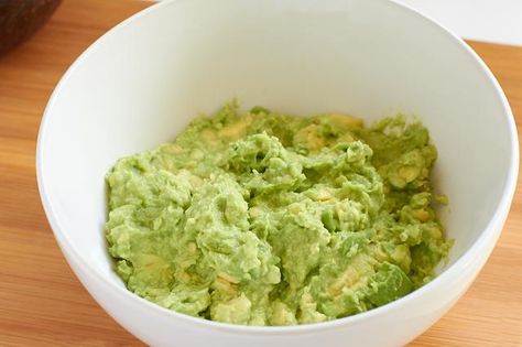 Mashed Avocado Recipes, Avocado Uses, Calorie Dense Foods, Avocado Benefits, Avocado Health Benefits, How To Make Guacamole, Avocado Fruit, Making Pasta, Potato Masher