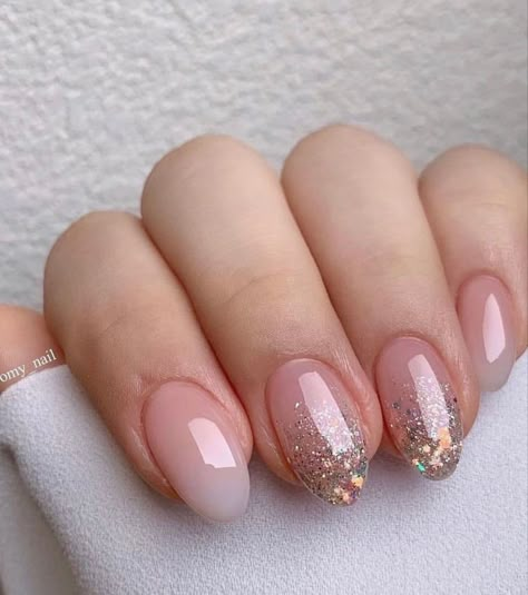 Nails Yellow, Nagel Tips, Almond Acrylic Nails, Classy Nails, Chic Nails, Short Acrylic Nails, Nail Polishes, Gold Nails, Cute Acrylic Nails