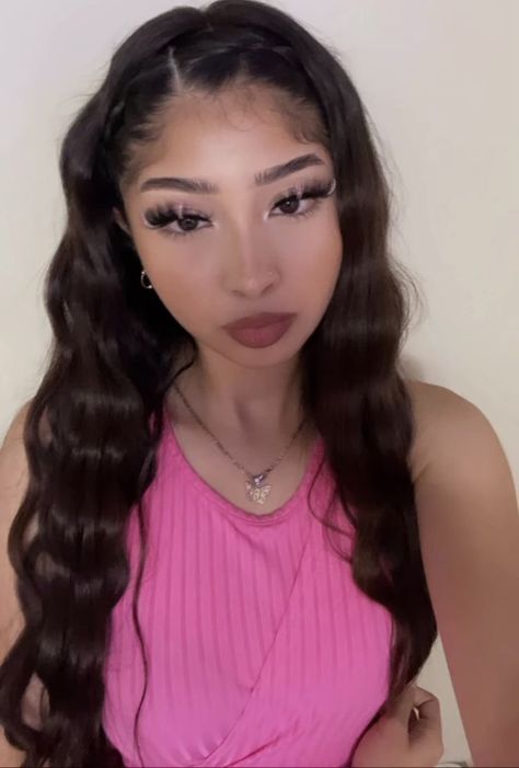 #pinterest #tiktok #instagram #women #latina #beauty #inspo #hair #hairstyles #hairstylesforlonghair Latina Hairstyles Long, Hairstyles According To Face Shape, Hairstyles With Bows, Hairstyles With Curled Hair, Asian Hairstyle, Hairstyles Asian, Tutorial Hairstyles, Latina Hair, Y2k Hairstyles