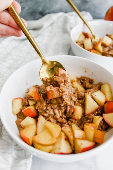 Chai Oatmeal, Apple Oats, Spiced Oatmeal, Apple Chai, Chai Spices, Healthy Food Habits, Cozy Breakfast, Apple Oatmeal, Sugar Apples