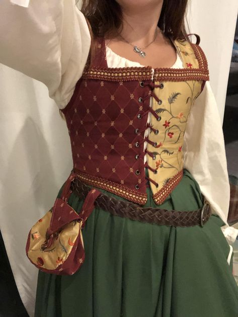 Ren Faire Costume Women, Adventuring Outfit, Fair Clothes, Medieval Tavern, Faire Outfit, Victorian Vibes, Clothing Drawing, Ren Faire Outfits, Lords And Ladies