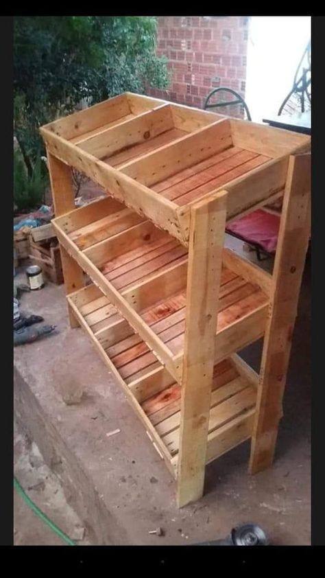 Narrow Boutique Layout, Vegetable Rack Ideas, Vegetable Shop Design Ideas, Produce Shelves, Vegetable Shelves, Tilted Shelves, Diy Produce Stand, Small Woodworking Shop Ideas, Minwax Stain Colors