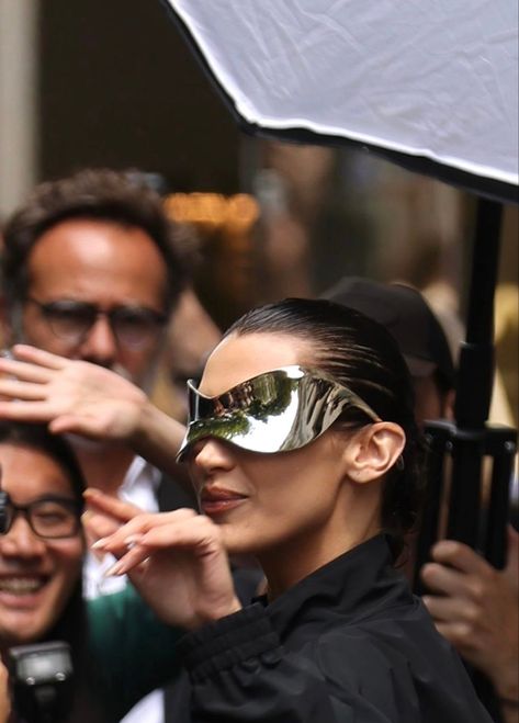 leaving the Balenciaga fashion show in Paris - 07/06. Kardashian Glasses, Balenciaga Fashion Show, Balenciaga Glasses, Glasses Outfit, Balenciaga Fashion, Bella Hadid Style, Cool Glasses, Hadid Style, Img Models