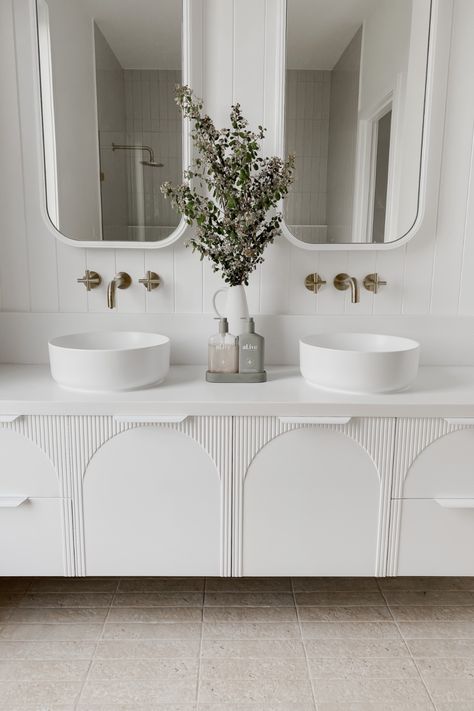 Designed and manufactured in Australia by ADP and @alisalysandra, the Archie vanity range takes inspiration from modern interior trends and timeless design details to create a collection that delivers understated elegance with a contemporary twist. Featuring a stunning arched detailed front, the Archie vanity range adds a touch of luxury to any home. @reecebathrooms Wall Hung Bathroom Vanities, Laundry And Bathroom, Toilet Ideas, Drawer Lights, Freestanding Vanity Unit, Timeless Bathroom, Mid Century Interior, Drawer Inserts, Flat Interior