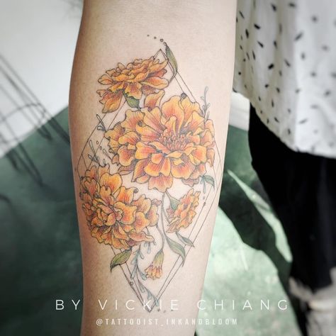 Marigold Flower Tattoos, Pa Tattoo, Dainty Flower Tattoos, Serotonin Tattoo, Marigold Tattoo, Autumn Tattoo, Sibling Tattoos, Tattoos Skull, Inked Tattoo