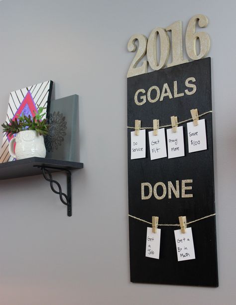 New Years is here and it is time to make a 2016 Goal Board for the new year. This will be perfect decor for the new year. Shadow Christmas, Vision Board Party, Goal Board, Cadeau Diy, Goal Planning, Easy Christmas, Inspiration Boards, Shadow Boxes, Board Ideas