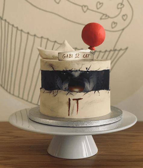 IT Cake Design Images (IT Birthday Cake Ideas) It Birthday Cake, Scary Halloween Cakes, Horror Cake, Cake Design Images, Pasteles Halloween, Scary Cakes, Clown Cake, It Cake, Halloween Cake Decorating