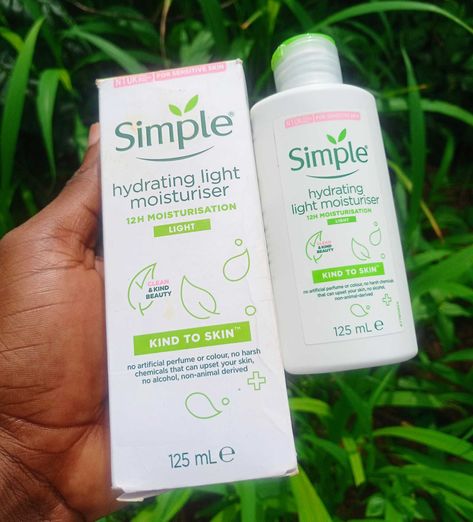 Simple Hydrating Light Moisturiser Simple Light Moisturizer, Simple Face Moisturizer, Simple Facial Products, Simple Hydrating Light Moisturizer, Simple Products Skincare, Simple Skin Care Products, Simple Skincare Products, Best Moisturizer For Face, Simple Moisturizer