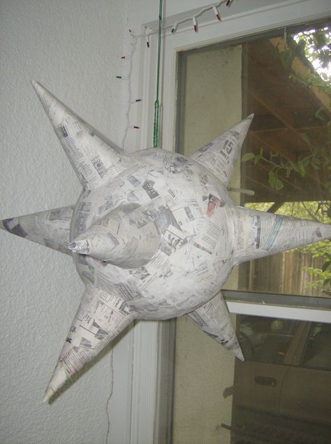 Mexican Star Pinata Diy, Paper Mache Star, Paper Mache Pinata, Communion Centerpieces, Star Pinata, Mobile Project, Diy Pinata, Festival Ideas, Mexican Christmas