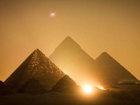 Ancient Egypt Aesthetic, Egyptian Aesthetic, Howleen Wolf, Starověký Egypt, Egypt Aesthetic, Pyramids Egypt, Catty Noir, Egyptian Pyramids, Kane Chronicles