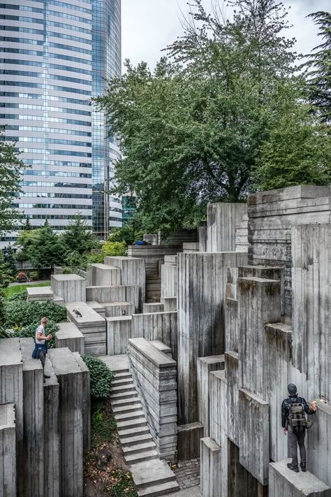 Freeway Park, Seattle, WA.  Brutalist park in downtown Seattle. Architects:  Lawrence Halprin Built: 1976   facebook    foto-ml.pl  instagram  500px Eco Brutalism, Lawrence Halprin, Architecture Brutalism, Brutalism Architecture, Downtown Seattle, Living Modern, Landscape Architecture Design, Brutalist Architecture, Parkour