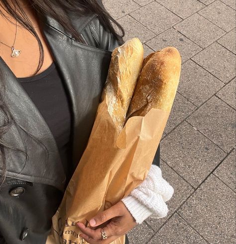 French Bread Aesthetic, Baguette Aesthetic, French Baguette, Shotting Photo, French Bread, Life Ideas, Photo Idea, 2024 Vision, Hot Dog Buns