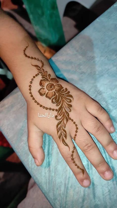 Henna Mehendi Designs For Kids, Baby Mehedi Degins, Baby Mehendi Designs Hands, Mehandi Designs For Kids Hands, Very Simple Mehndi Designs For Kids, Kids Mehandi Designs Hands, Henna For Kids, Henna Designs Kids, Henna Kids