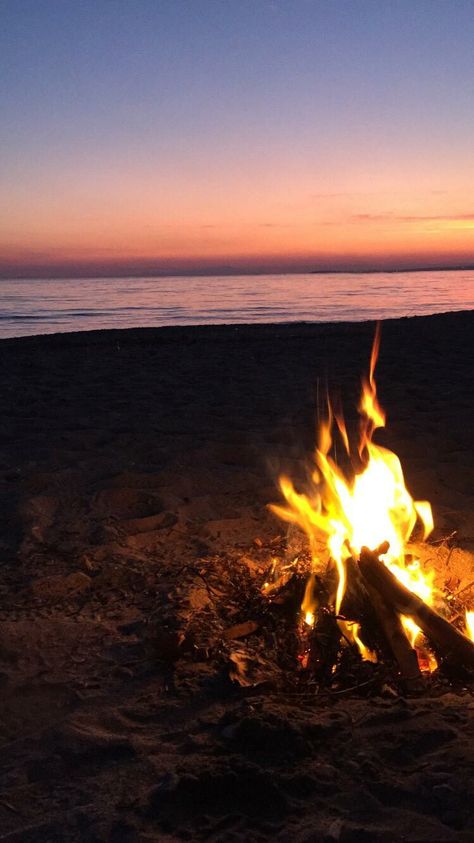 Fire On The Beach, Beach Fire, Beach Bonfire, Ocean Vibes, Summer Dream, Sunset Beach, Beach Aesthetic, Beautiful Nature Scenes, Beach Vibe