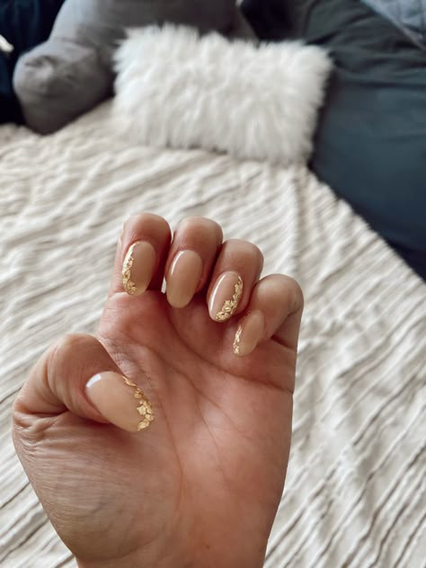 Nude Nails With Gold Foil, Nude Nails With Gold, Gold Tip Nails, Gold Gel Nails, Nails With Gold, Unghie Nail Art, Homecoming Nails Acrylic, Gold Nail, Foil Nails