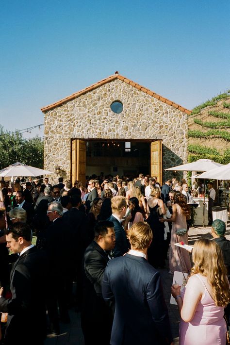 Romantic green + white Cielo Farms wedding - 100 Layer Cake Cielo Farms, White Green Wedding, Socal Wedding Venues, Vera Wang Wedding Dress, Table Flower Arrangements, Vera Wang Wedding, Persian Wedding, Wedding Dresses Vera Wang, California Wedding Venues