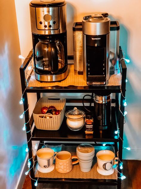 Coffee Bar In Kitchen, Kaffe Station, Bar In Kitchen, Office Coffee Station, Coffee Bar Cart, Diy Coffee Station, Coffee Bar Ideas, Coffee Bar Station, Tea Station