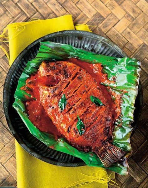 Karimeen Pollichathu or spiced fish wrapped in a banana leaf is a tempting delicacy from #Kerala! It's the star #recipe in our February issue. On stands today! Karimeen Pollichathu Kerala, Kerala Cooking, Kerala Dishes, Regional Recipes, Fish Wrap, Kerala Food, God's Own Country, Fish Curry, A Banana