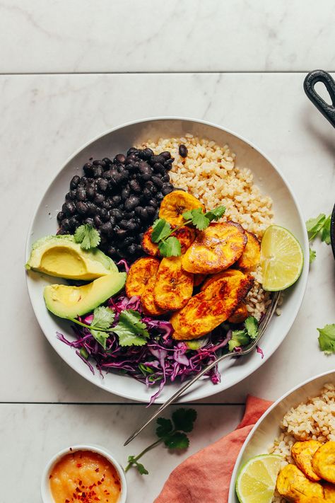 Afro Vegan Recipes, Buda Bowl, Black Bean Bowl, Roasted Plantains, Bean Bowl, Rice Black Beans, Habanero Hot Sauce, Vegan Black Bean, Vegan Bowls