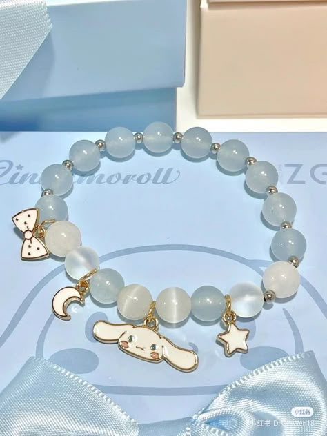 Cinamorral santio bracelet Kawaii Bracelet, Pretty Jewelry Necklaces, Korean Jewelry, Diy Bracelet Designs, Kawaii Accessories, Beads Bracelet Design, Jewelry Accessories Ideas, Girly Accessories, Fancy Jewelry