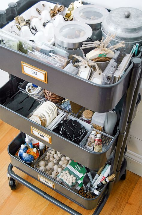 Little House of Four: Organizing Craft Supplies with IKEA's RASKOG Utility Cart Raskog Ikea, Ikea Raskog Cart, Ikea Raskog, Craft Cart, Organize Craft Supplies, Craft Room Design, Sewing Room Organization, Office Supply Organization, Utility Cart