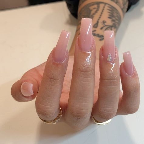 Crystal White Nails, Nude Nails With Charms, Long Elegant Nails, Nude Nails With Crystals, Cute Nude Nails, Nude Nails With Gems, Nude Pink Nails, Simple Acrylic Nails, Classy Acrylic Nails