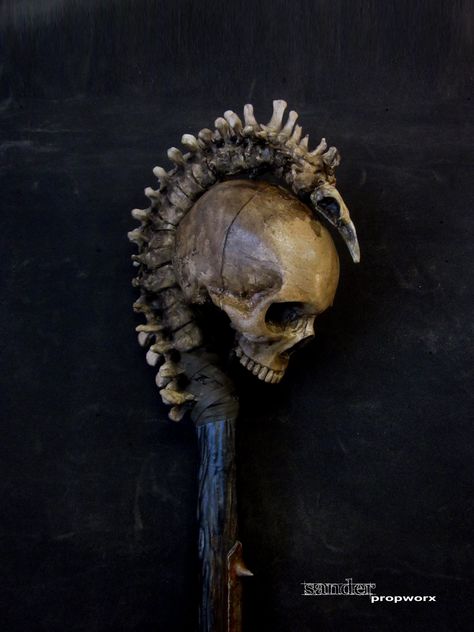 Necromancer staff by Sander-Propworx Skull Rock, Skull Reference, Bone Art, Skeleton Art, 다크 판타지, Truck Ideas, Sculpture Metal, Skull Decor, A Skull