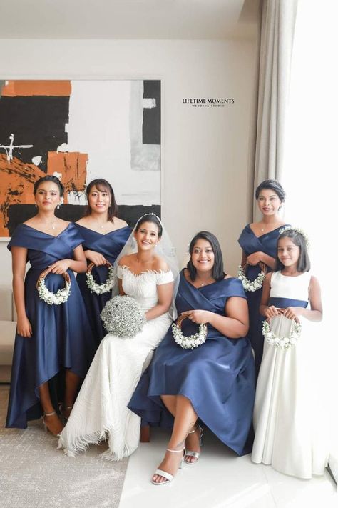 Bridesmaid Frocks Dress Ideas, Christian Bridesmaid Dresses, Bridesmaids Bouquet Ideas, Bridal Maid Dress, Bride And Bridesmaid Dresses, Christian Wedding Dress, Emerald Bridesmaid, Church Wedding Photography, Christian Wedding Gowns