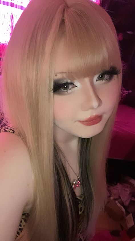 #gyaru #gyarumakeup #tusyome #gal Western Gyaru Makeup, Dark Gyaru Makeup, Roku Gyaru Makeup, Glam Alt Makeup, Light Gyaru Makeup, Pink Gyaru Makeup, Tsuyome Gyaru Makeup, Gyaru Make Up, Rokku Gyaru Makeup