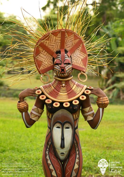 First Equatorial Guinea Bodypainting Festival Amazes The World With Spectacular Living Artworks Body Painting Festival, Afrique Art, Regular People, Art Premier, African People, Foto Art, African Masks, World Cultures, African Culture