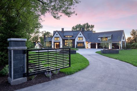 Front Entry Design & Construction - Minneapolis - Yardscapes Front House Gates Entrance, Transitional Lake House, Gated Houses Exterior, Lake House Interior Design Ideas, Gated Houses, House With Gate, Gated Home, Lake House Interior Design, House Interior Design Ideas