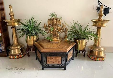 Indian Brass Decor, Brass Decor Indian, Amazon Indian, Indian Inspired Decor, Indian Decoration, Traditional Decoration, Indian Room, Home Indian, Ikkat Dresses