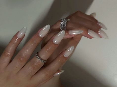 August Nail Colors 2023: TOP 15 for The Last Summer Month Old Money Nails, White Chrome Nails, Money Nails, Holiday Nails Winter, Pink Nail Colors, August Nails, Milky Nails, Nails Winter, Pearl Nails